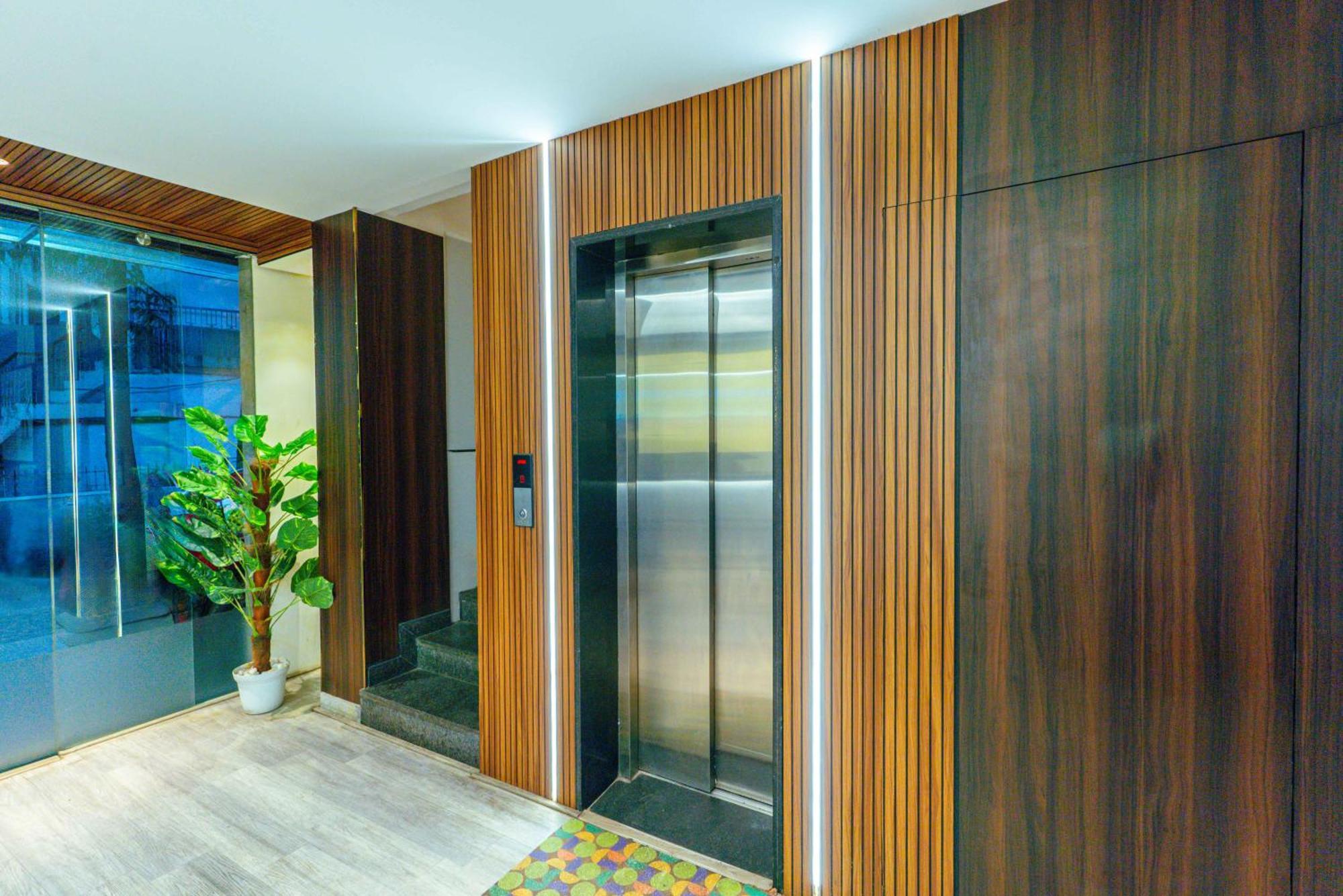 ホテル Treebo Elmas Grand バンガロール エクステリア 写真