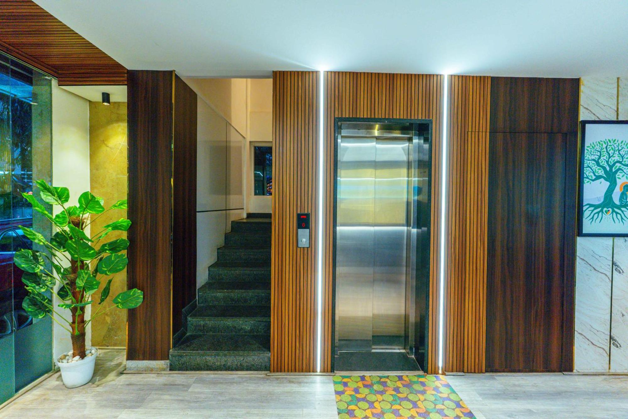 ホテル Treebo Elmas Grand バンガロール エクステリア 写真